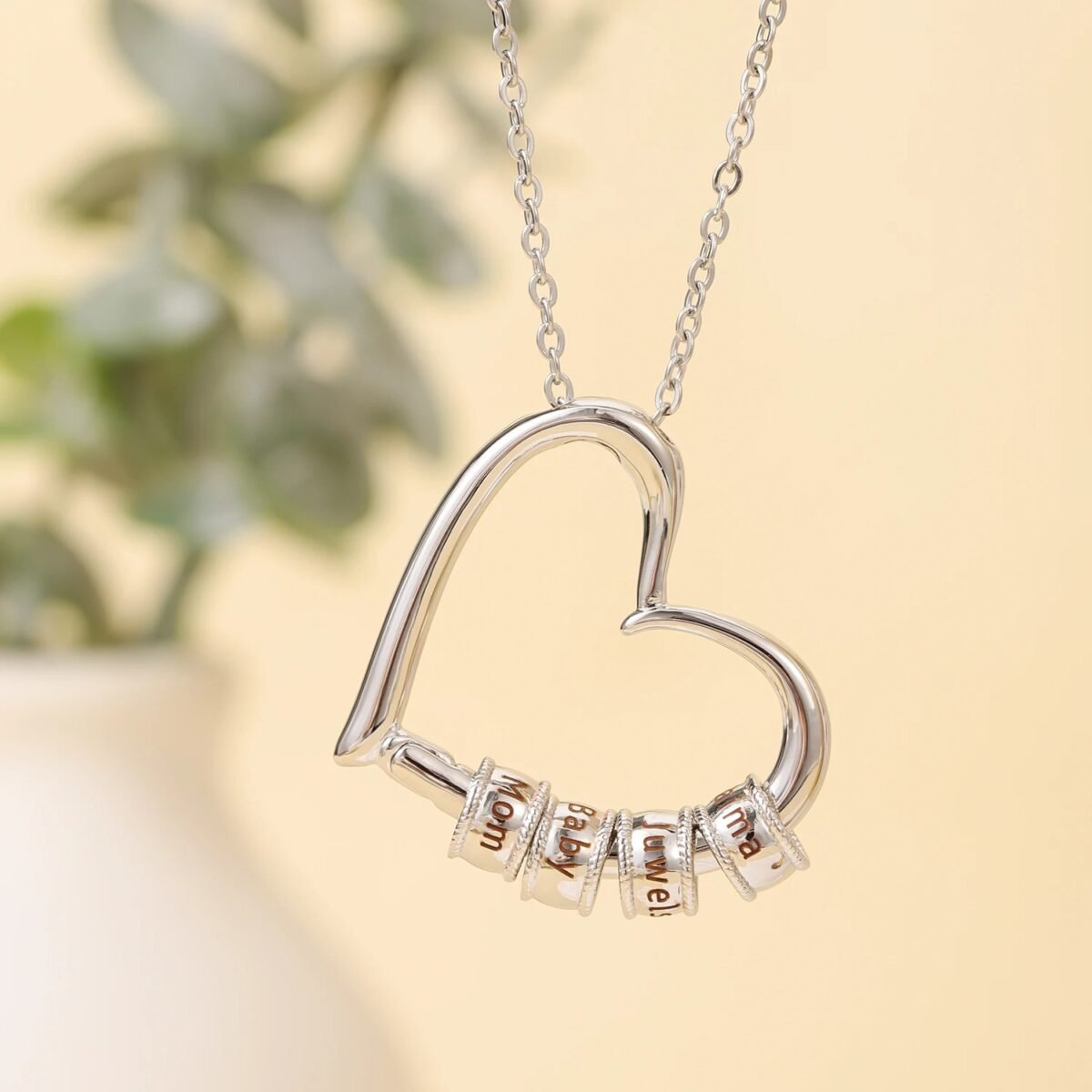 Fashion Personalized Name Heart Necklace Custom Letter Beads Necklace Love Heart Pendant for Women Family Mother's day Gift