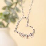 Fashion Personalized Name Heart Necklace Custom Letter Beads Necklace Love Heart Pendant for Women Family Mother's day Gift